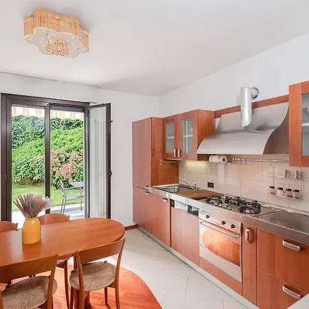 Luna By Comorooms Willa Como