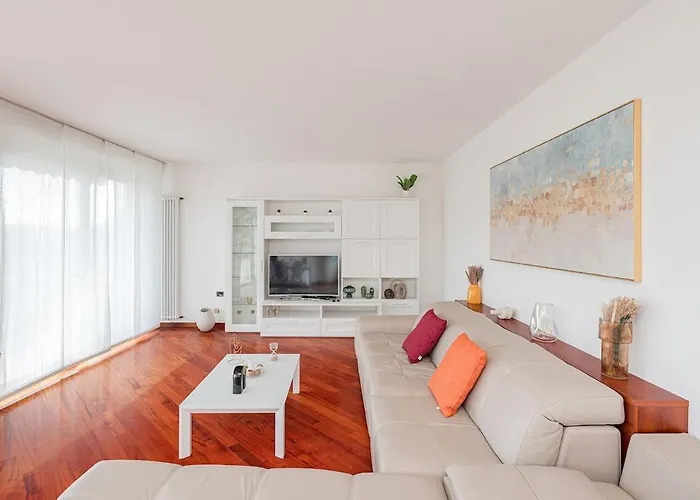 Vila Luna By Comorooms Como